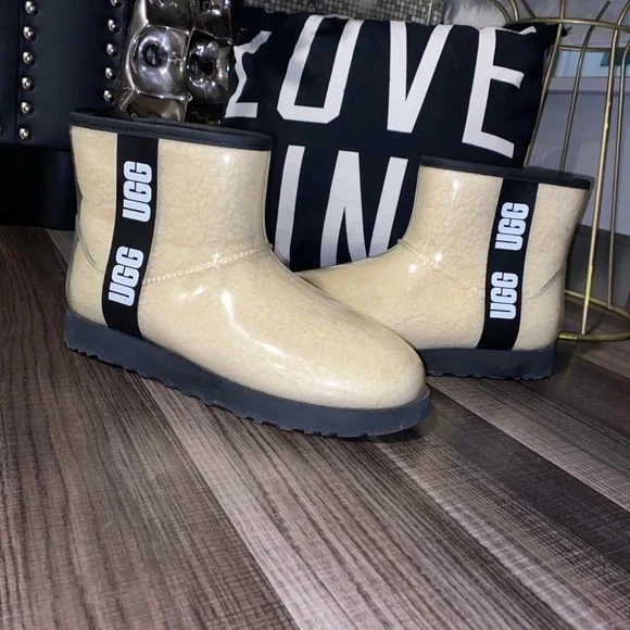 Ugg boots - Picture 2 of 12